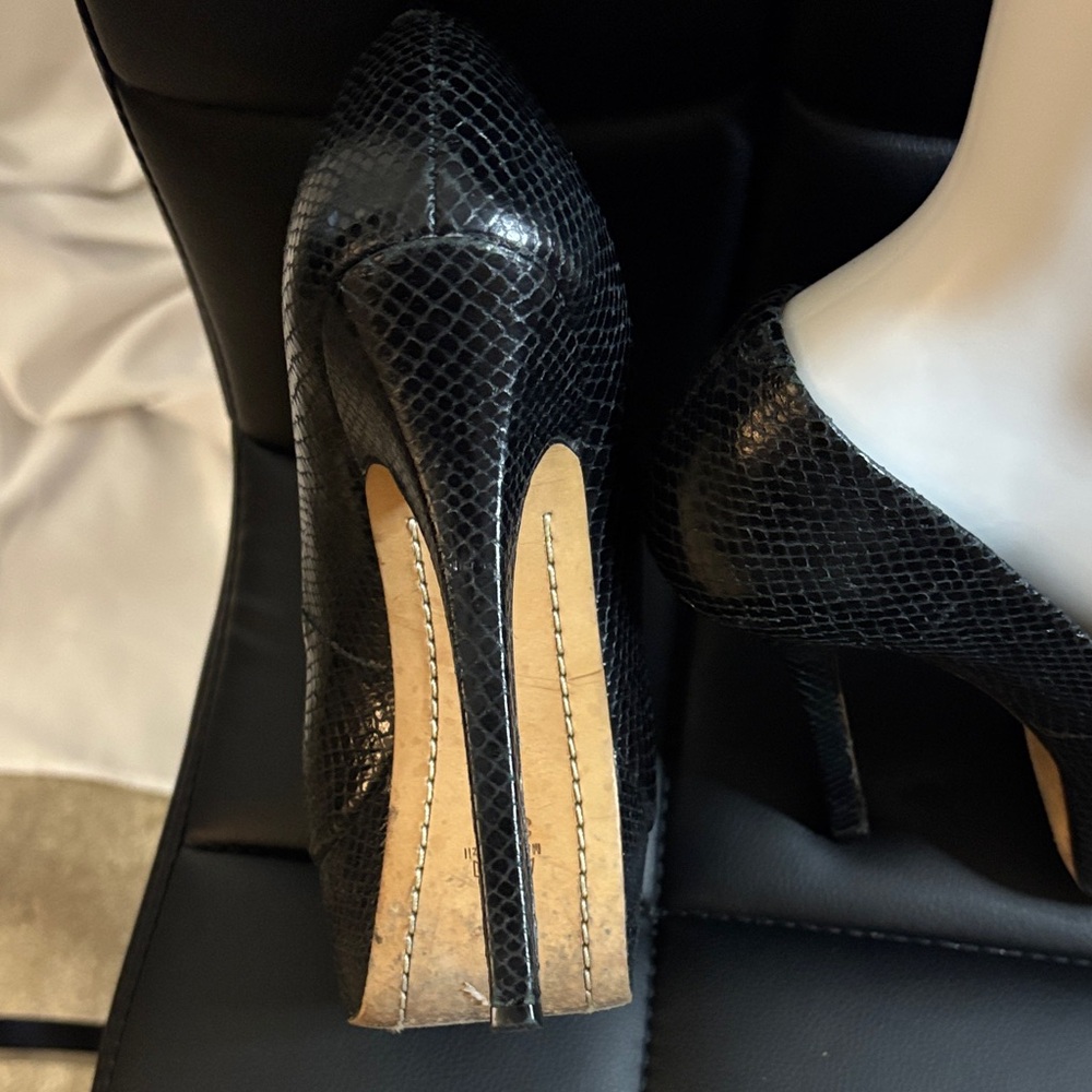 Alice + Olivia Black Peep Toe Heels - Picture 3 of 5